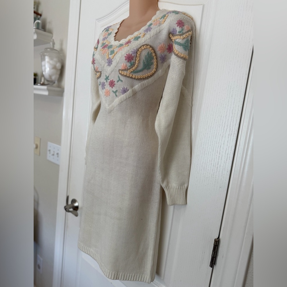 VTG 80s 90s Styleworks Cream Colored Pastel Floral Embroidered Sweater Dress, S - Picture 2 of 12